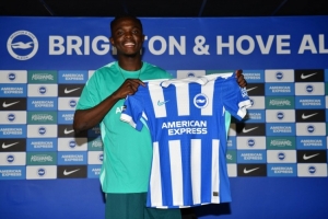 黑店进货！官方:布莱顿签下18岁边锋扎多克·约翰纳 总价3000万欧