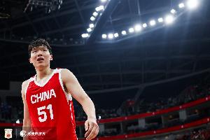 媒体人：球迷期待杨瀚森能“虐杀” 他需要调整自己&适应国家队