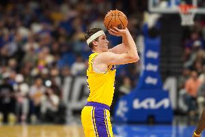 4年1.85亿美元！Shams：里夫斯获得了NBA历史落选秀中的最大合同