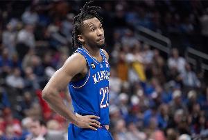 塞尔夫：彼得森在NBA效力10年能8次入选全明星 场均能得20或25分