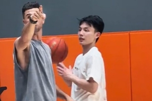 在美特训！徐杰&刘金雨模拟实战接球投篮训练 移动接球、快速出手