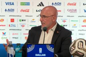 西班牙主帅：由于我和斯卡洛尼的交情，我很期待和阿根廷踢决赛